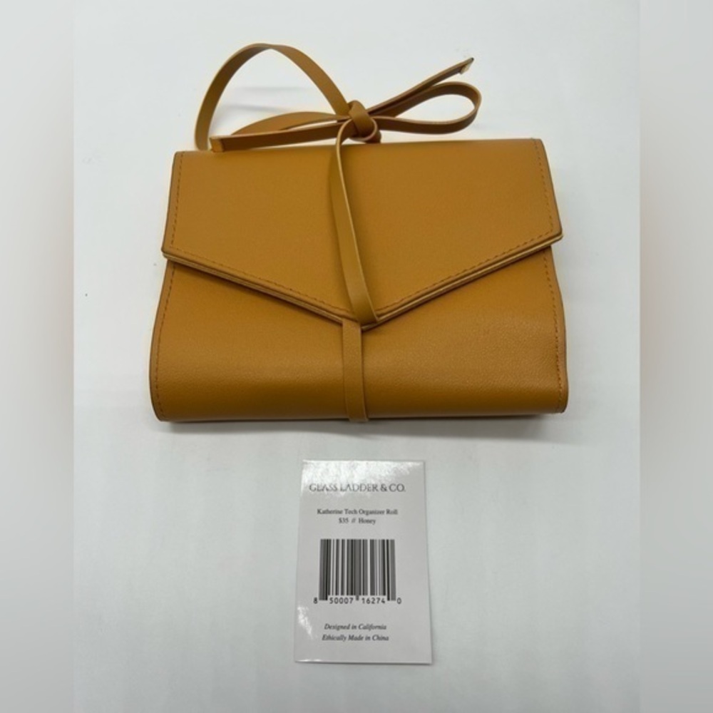 Glass Ladder & Co trifold tan bag NWOT